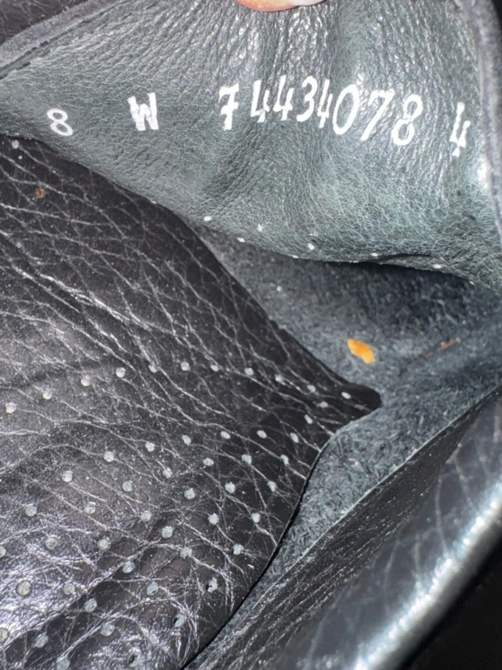SAS genuine black